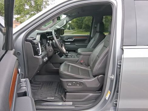 Used 2025 GMC Sierra 1500 Denali AWD/4WD image 11
