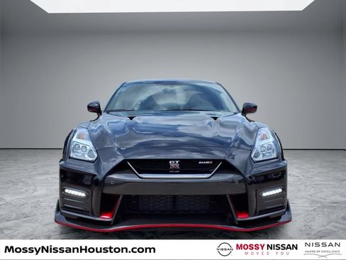 Certified 2020 Nissan GT-R NISMO AWD/4WD image 3