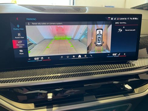 Used 2024 BMW X7 M60i w/ Executive Package image 57