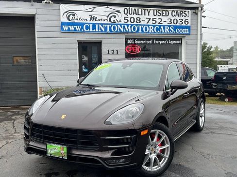 Used 2017 Porsche Macan Turbo image 9