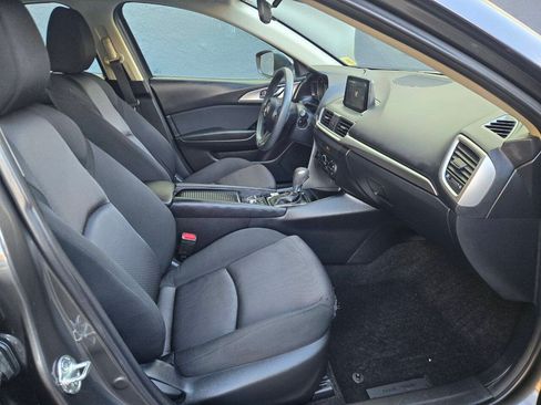 Used 2018 MAZDA MAZDA3 Sport FWD image 9