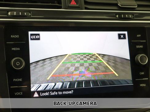 Used 2023 Volkswagen Tiguan SE R-Line image 6