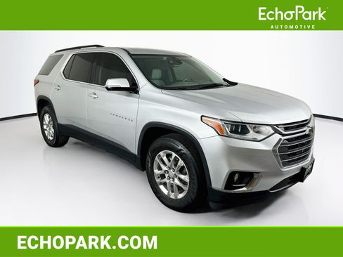 Used 2020 Chevrolet Traverse LT FWD image 1