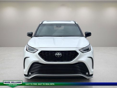 Used 2023 Toyota Highlander XSE image 8