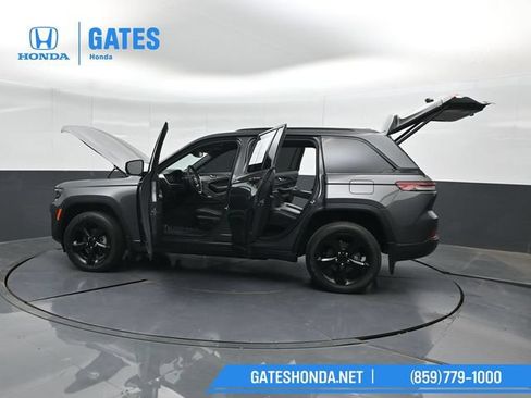 Used 2024 Jeep Grand Cherokee Altitude AWD/4WD image 56