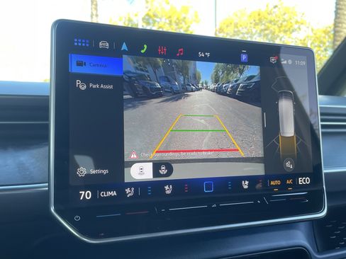 Certified 2025 Volkswagen ID. Buzz Pro S image 21