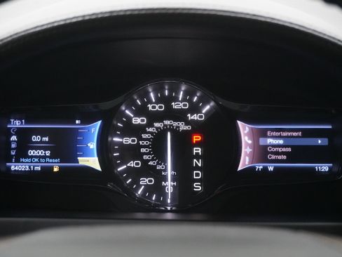 Used 2013 Lincoln MKX FWD image 16