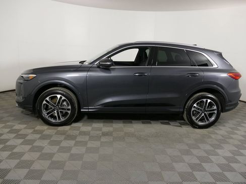 Certified 2025 Audi Q5 2.0T Premium Plus w/ Premium Plus image 6