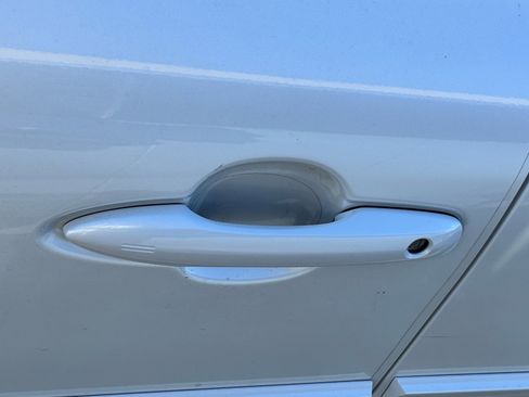 Certified 2024 Toyota Venza LE image 10