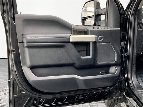 Used 2021 Ford F250 Lariat w/ Lariat Ultimate Package image 24