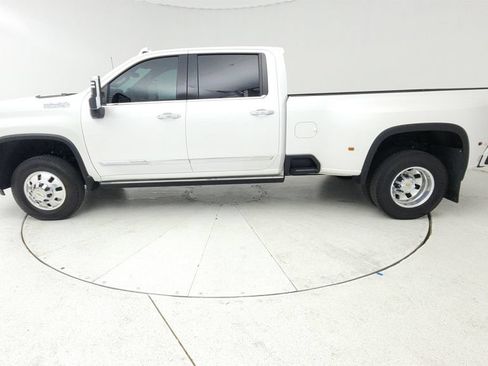 Certified 2025 Chevrolet Silverado 3500 High Country w/ High Country Premium Package AWD/4WD image 4