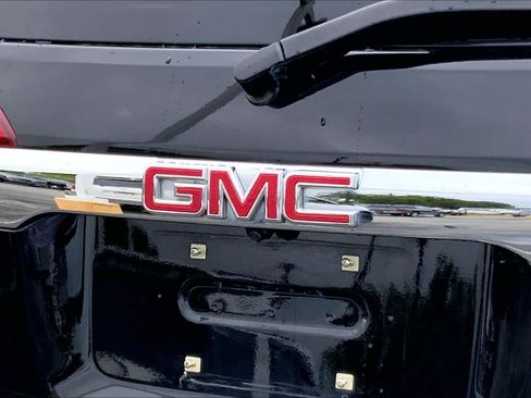 Used 2019 GMC Acadia SLT w/ LPO, Floor Liner Package FWD image 27