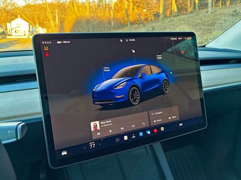 Used 2022 Tesla Model Y Performance image 22