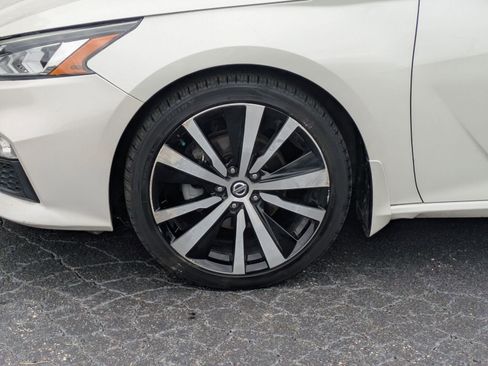 Used 2020 Nissan Altima 2.5 SR w/ Premium Package image 32