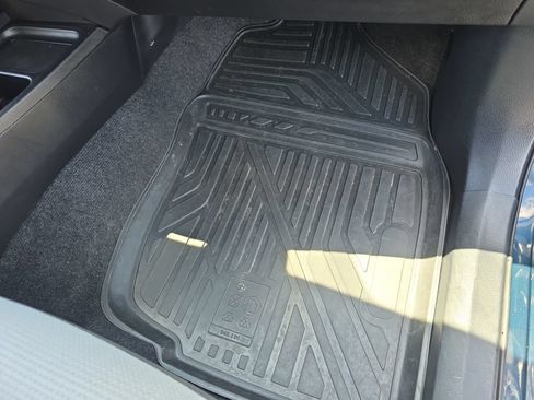 Used 2018 Toyota RAV4 XLE AWD/4WD image 18
