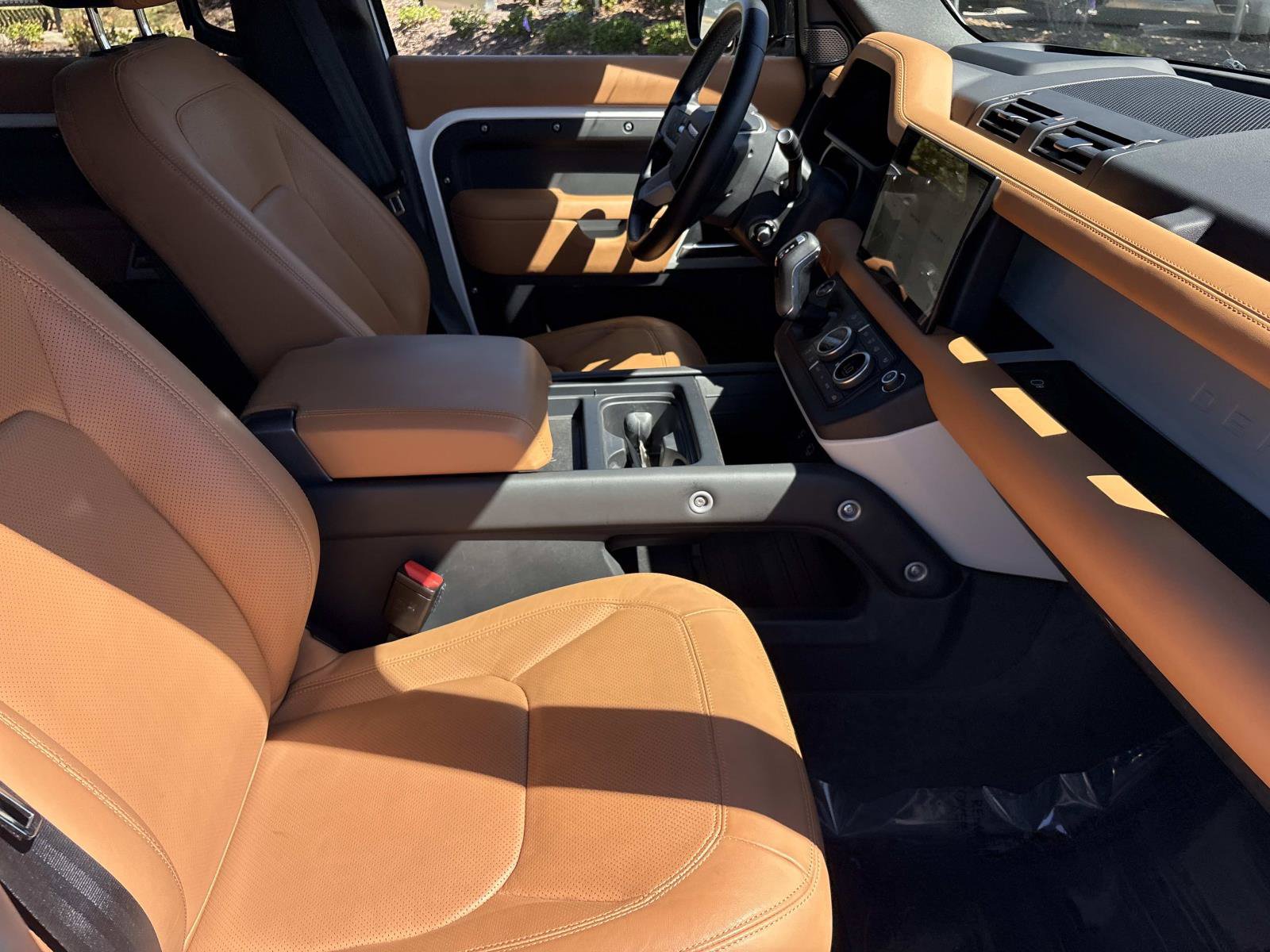 Used 2024 Land Rover Defender 110 SE AWD/4WD image 33