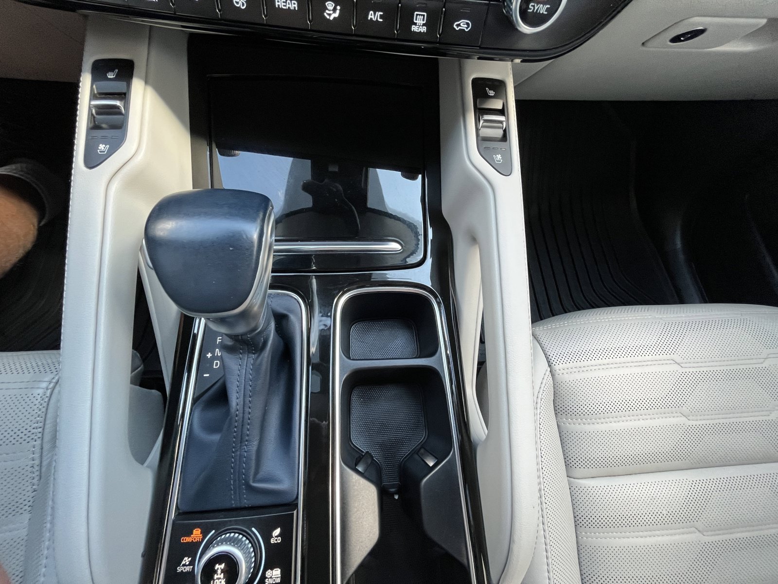 Used 2023 Kia Telluride SX Prestige AWD/4WD image 21