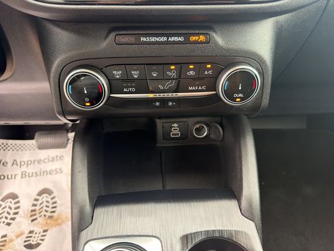 Used 2025 Ford Escape ST-Line image 25