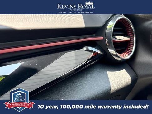 Used 2024 Chevrolet Trax RS FWD image 14