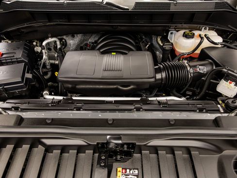 Used 2025 Chevrolet Silverado 1500 RST AWD/4WD image 26