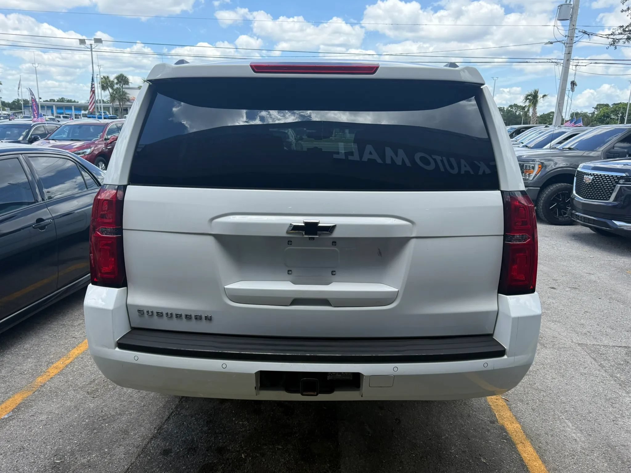 Used 2016 Chevrolet Suburban LT RWD image 6