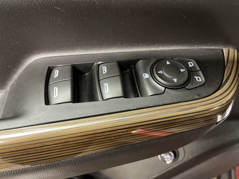 Used 2023 GMC Acadia SLE w/ Driver Convenience Package image 17