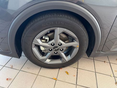 Used 2025 Kia K4 LXS image 25