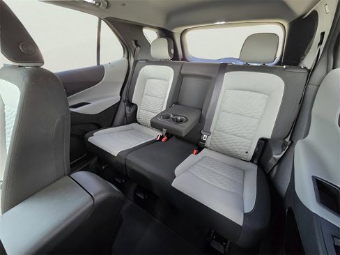 Used 2018 Chevrolet Equinox LT image 10
