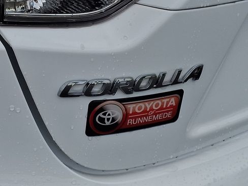 Used 2025 Toyota Corolla LE FWD image 30