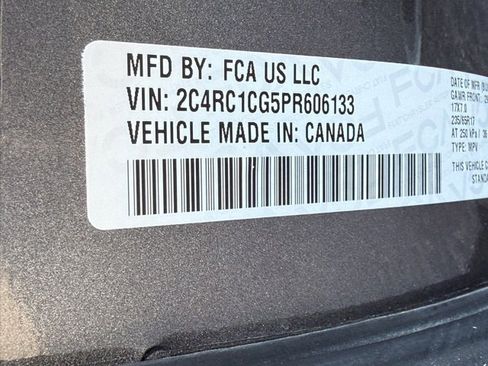 Used 2023 Chrysler Voyager LX image 23