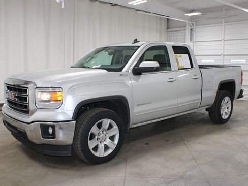 Used 2015 GMC Sierra 1500 SLE w/ SLE Value Package image 4