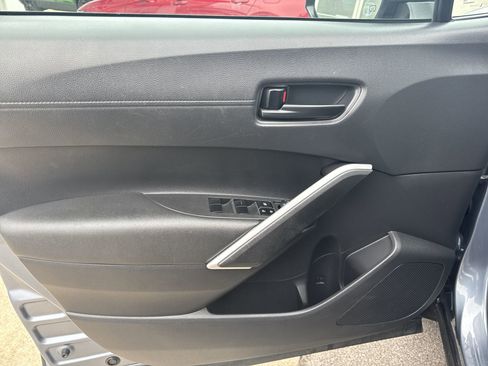 Used 2022 Toyota Corolla Cross LE image 20