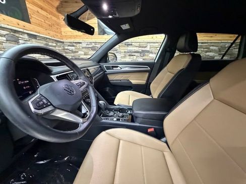 Used 2023 Volkswagen Atlas Cross Sport SE AWD/4WD image 11