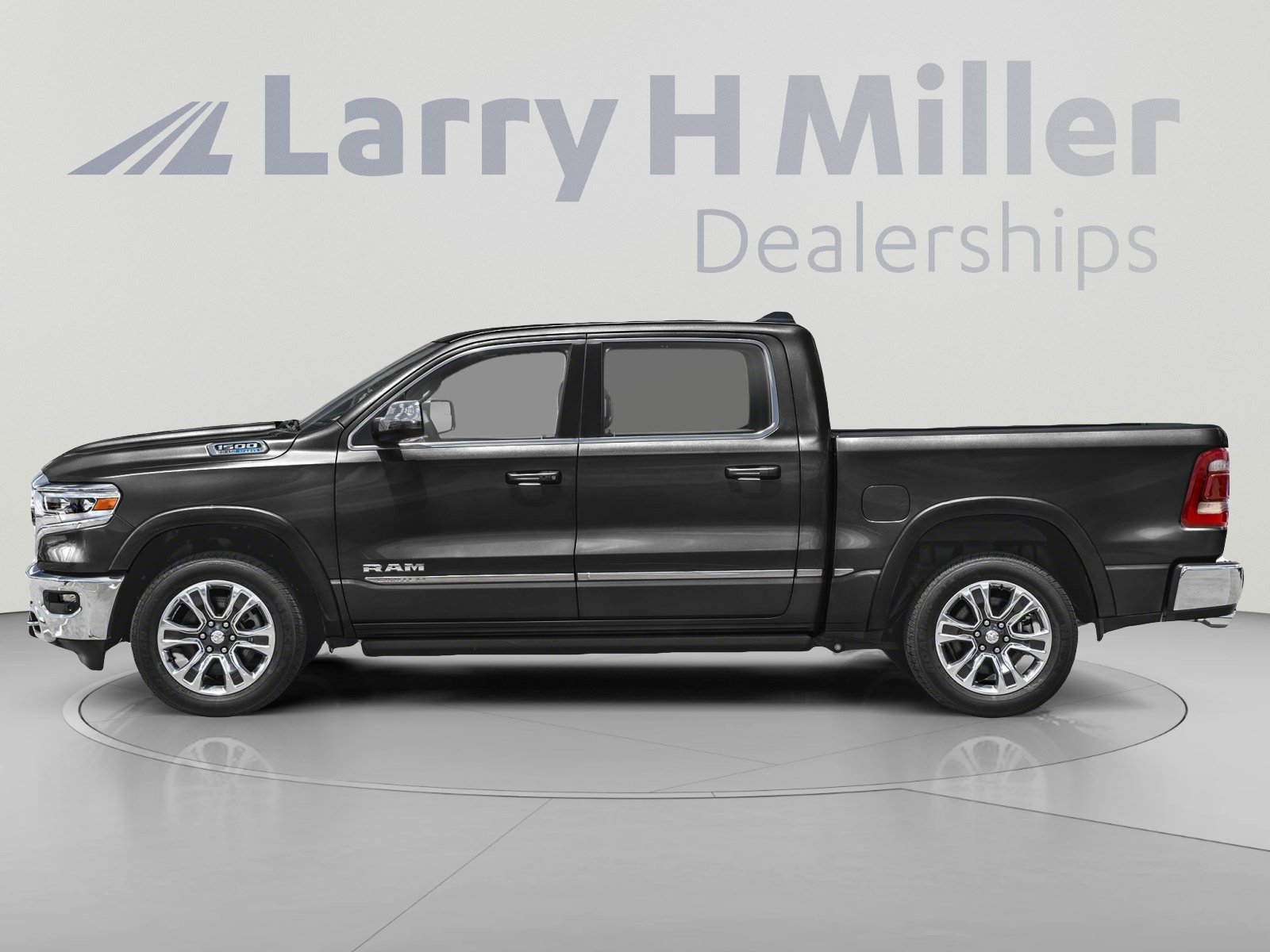Used 2024 RAM 1500 Limited w/ Night Edition AWD/4WD image 3