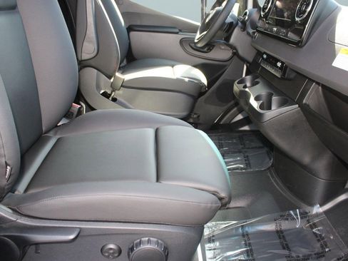 New 2026 Mercedes-Benz Sprinter 2500 image 27