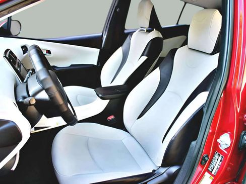 Used 2018 Toyota Prius Two image 26