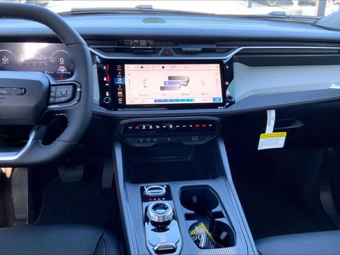 New 2026 Jeep Cherokee Limited image 12