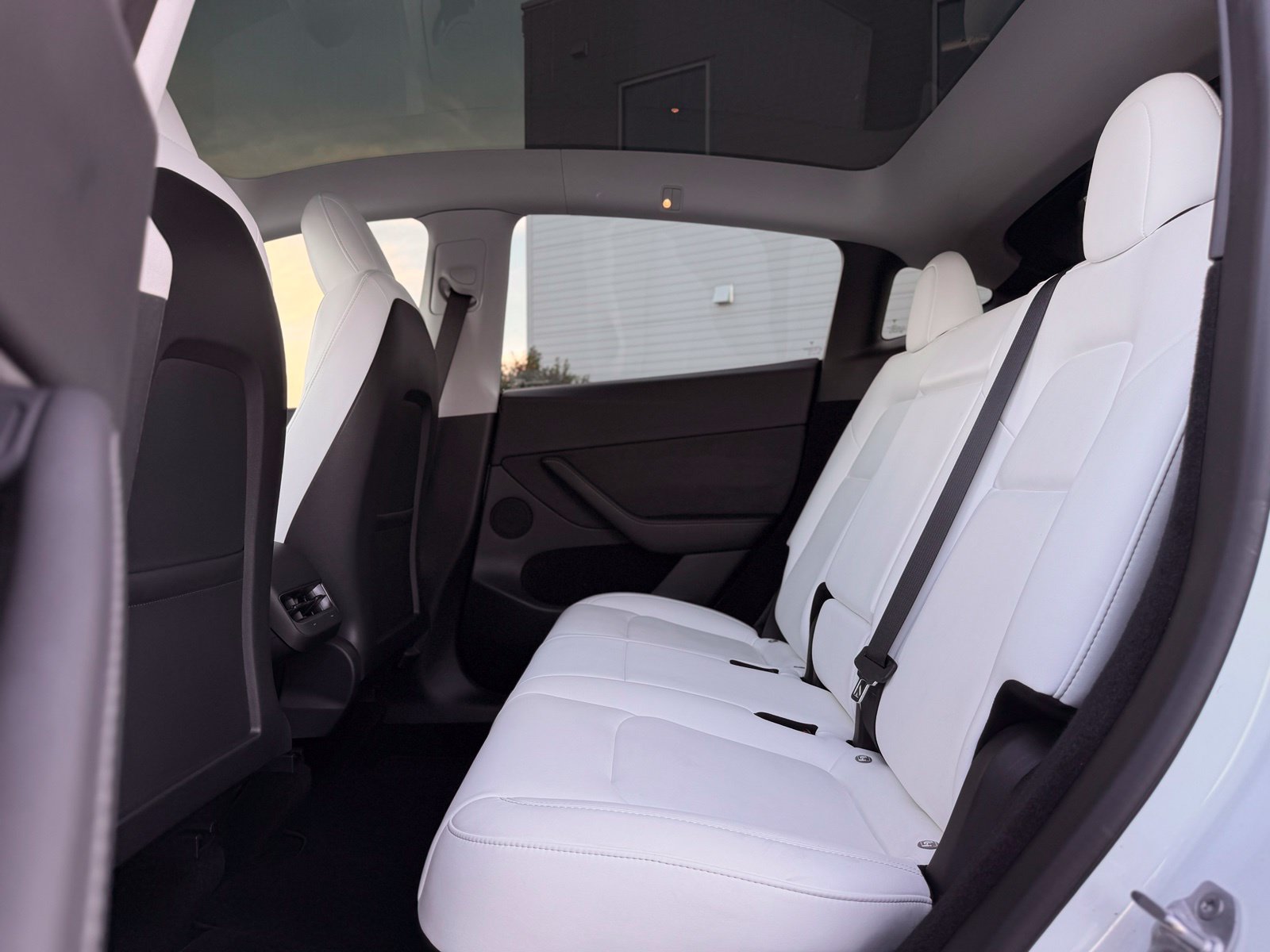 Used 2023 Tesla Model Y Long Range AWD/4WD image 21
