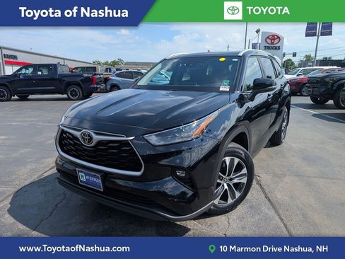 Certified 2024 Toyota Highlander XLE AWD/4WD image 1