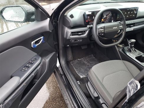 New 2025 Kia K4 LXS image 6
