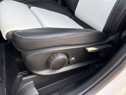 Certified 2022 Mercedes-Benz GLB 250 4MATIC image 41