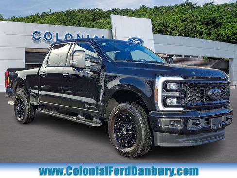 Used 2025 Ford F250 XLT w/ Black Appearance Package image 1