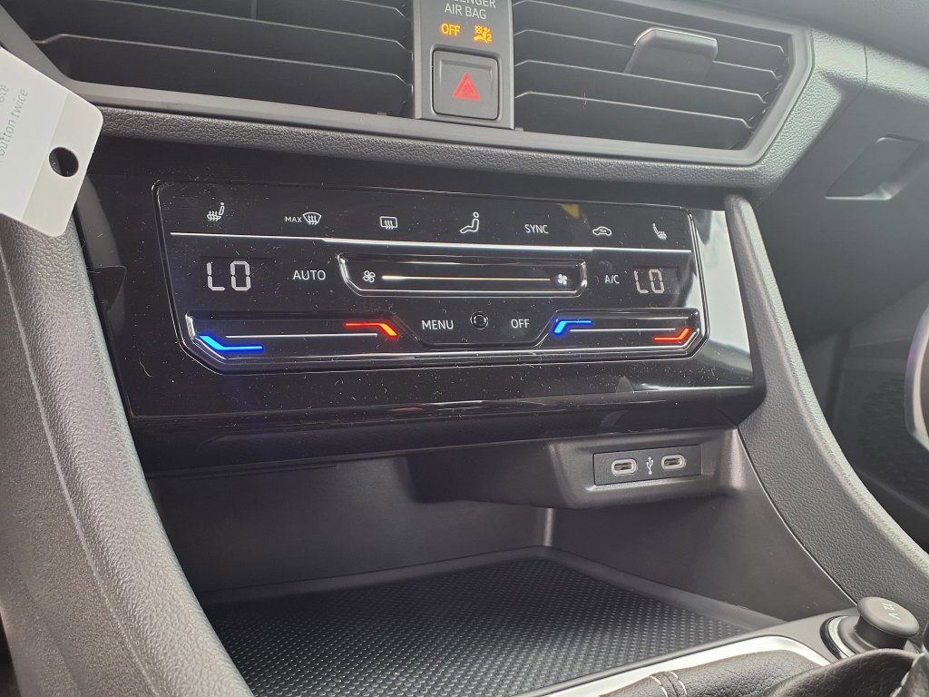 Used 2026 Volkswagen Jetta Sport FWD image 28