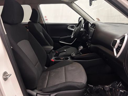 Used 2020 Kia Soul LX FWD image 17