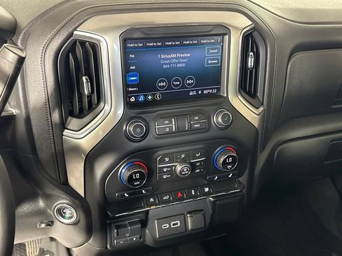Used 2021 Chevrolet Silverado 1500 LT AWD/4WD image 17