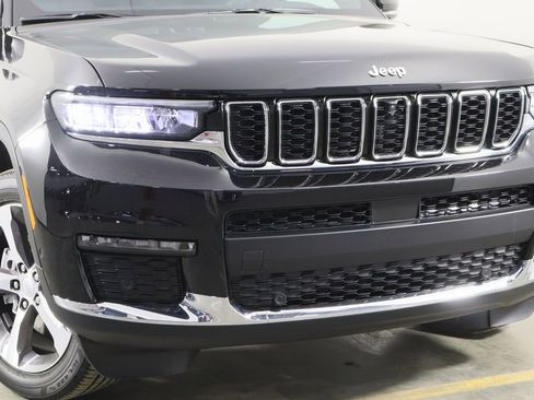 Used 2025 Jeep Grand Cherokee L Limited w/ Luxury Tech Group II image 48