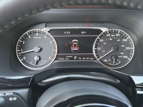 Used 2025 Nissan Pathfinder SL w/ SL Premium Package FWD image 27