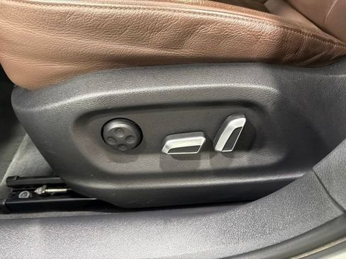Used 2018 Audi Q3 2.0T Premium FWD image 12
