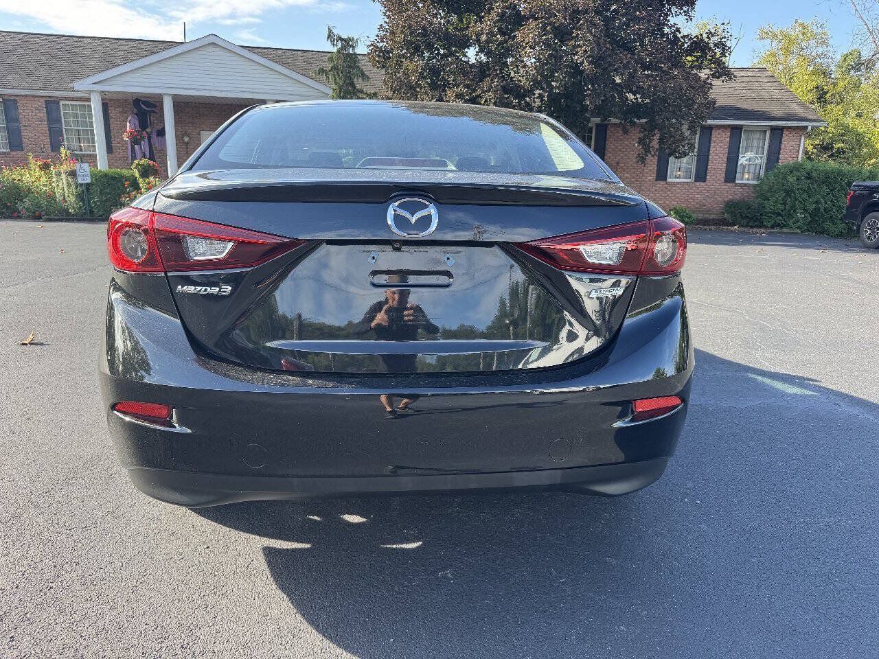 Used 2018 MAZDA MAZDA3 Touring FWD image 6