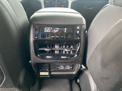 Used 2021 Jeep Grand Cherokee L Limited image 20